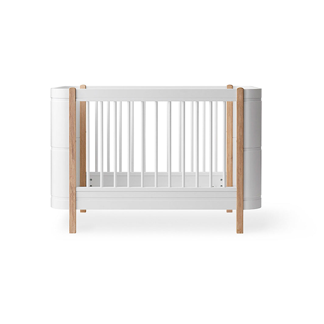 Oliver Furniture Wood Mini Plus tremmeseng hvid egetræ babyværelse