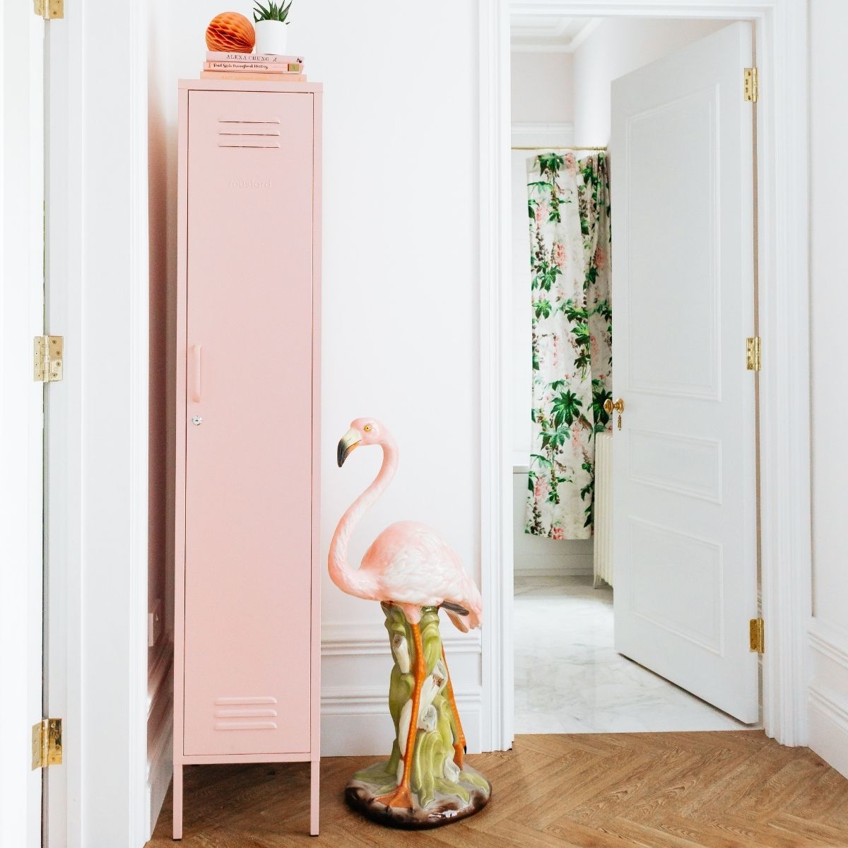 Mustard Made The Skinny skap, Blush