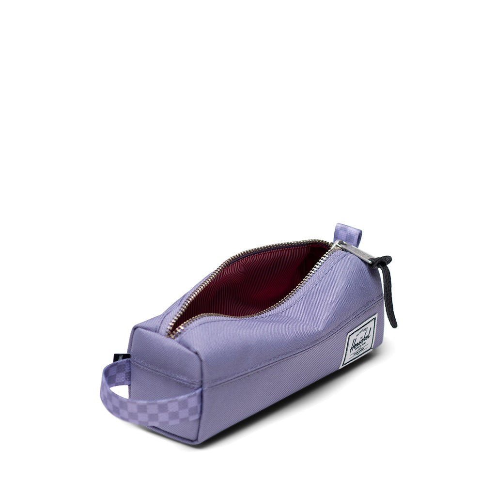 Herschel pennal, Daybreak