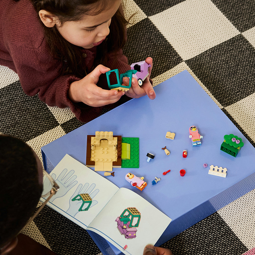LEGO® Bluey Gamle damer med Bingo og Bluey