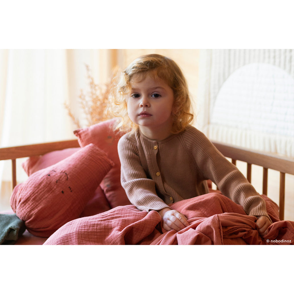 Nobodinoz babyteppe, Wabi Sabi double muslin, 65 x 100 cm - Rosewood