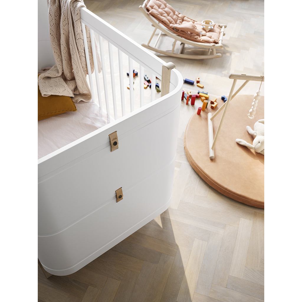 Oliver Furniture, Wood Mini+ sprinkelseng eksl. junior kit - hvit/eik