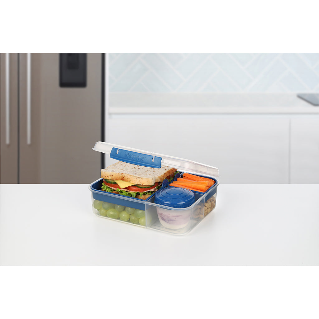 Sistema Bento Lunch matboks med 3 rom og en yoghurtbeger, 1,65L - Blå