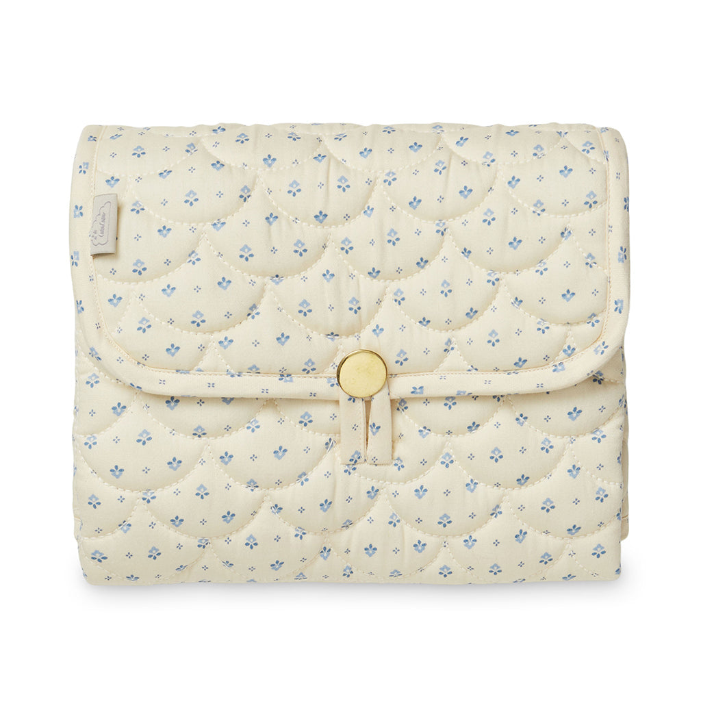 Cam Cam pusleunderlag Quilet Capri, beige med blåt mønster