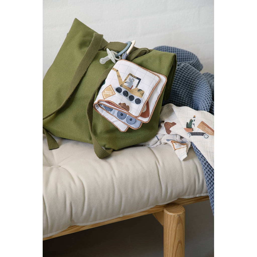 Sebra aktivitetsbok i stoff – Busy Builders