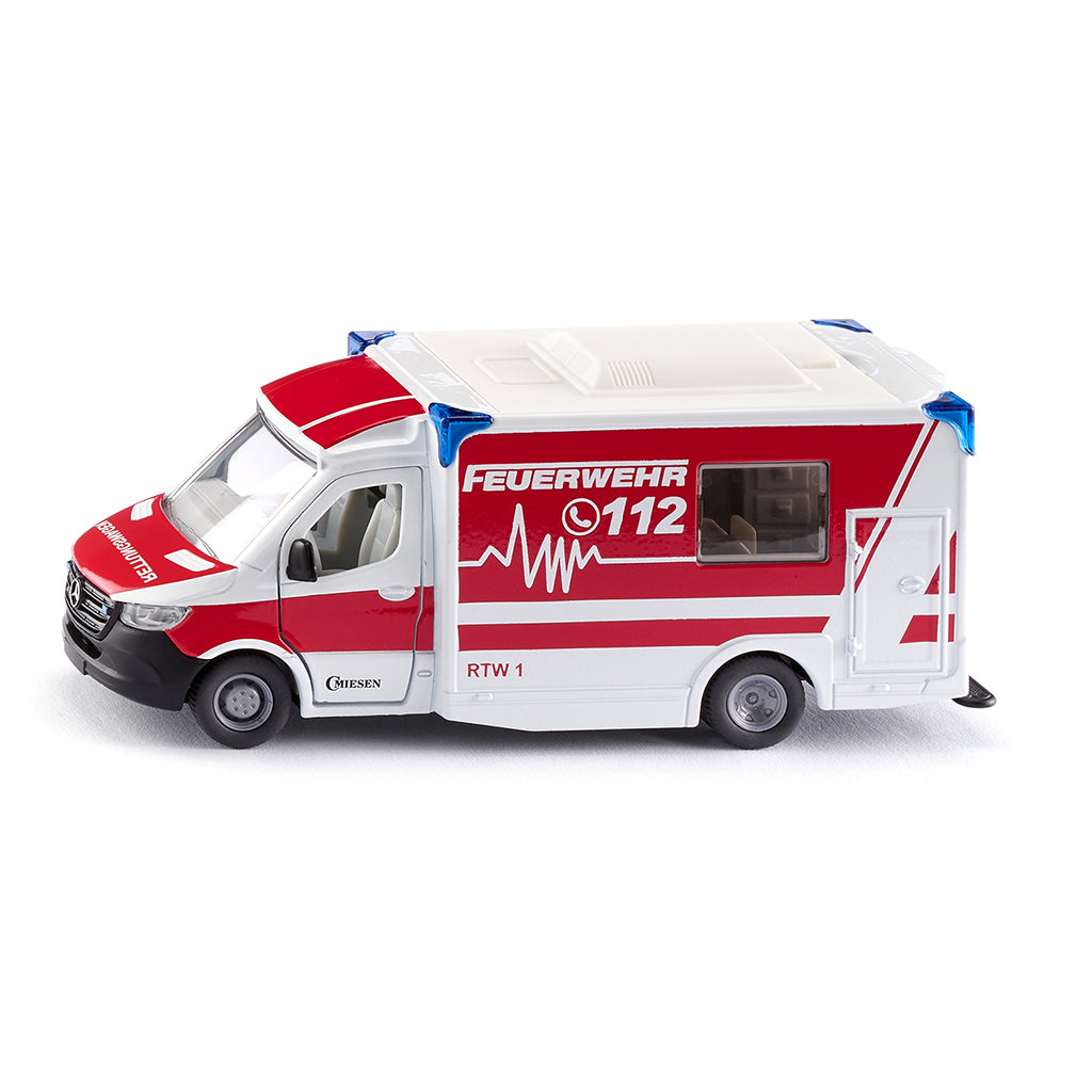 Siku ambulance legemodellen 1:50 set fra siden med hvide og røde farver