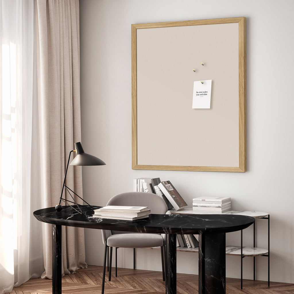 Oppslagstavle med ramme i eik, Coconut Milk – 62 x 42 cm