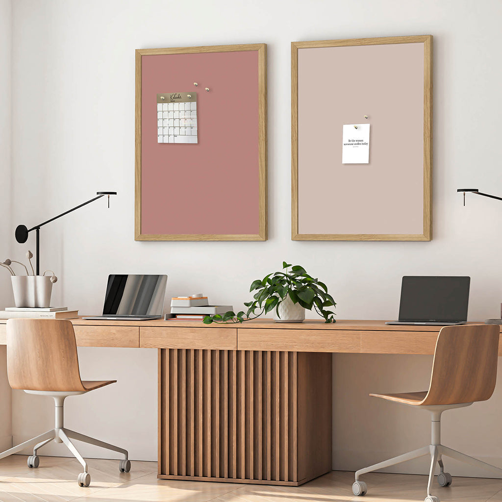 Oppslagstavle med ramme i eik, Dusty Rose – 62 x 42 cm
