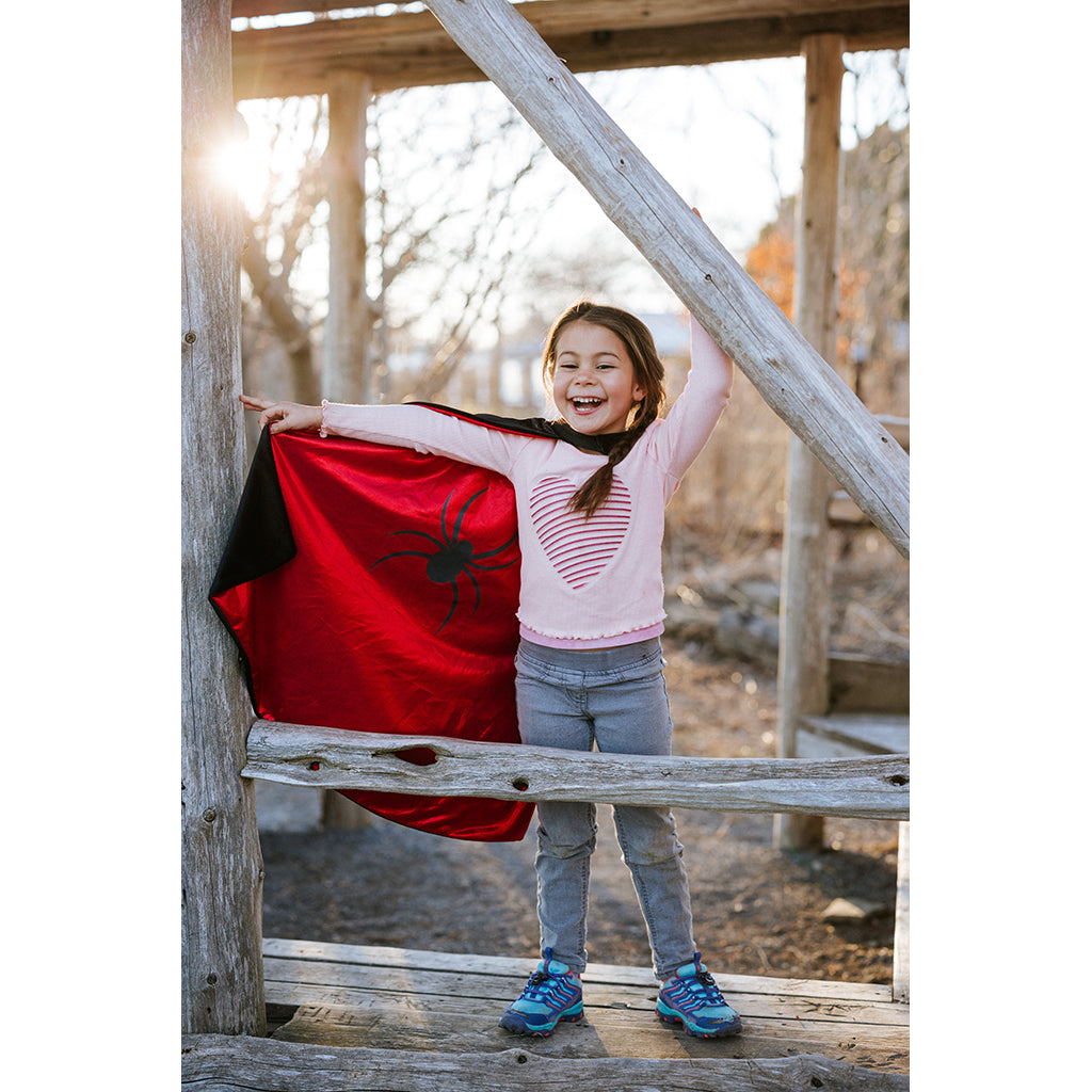 Great Pretenders Spider-kappe og Batman-kappe i ett – str. 5–6 år