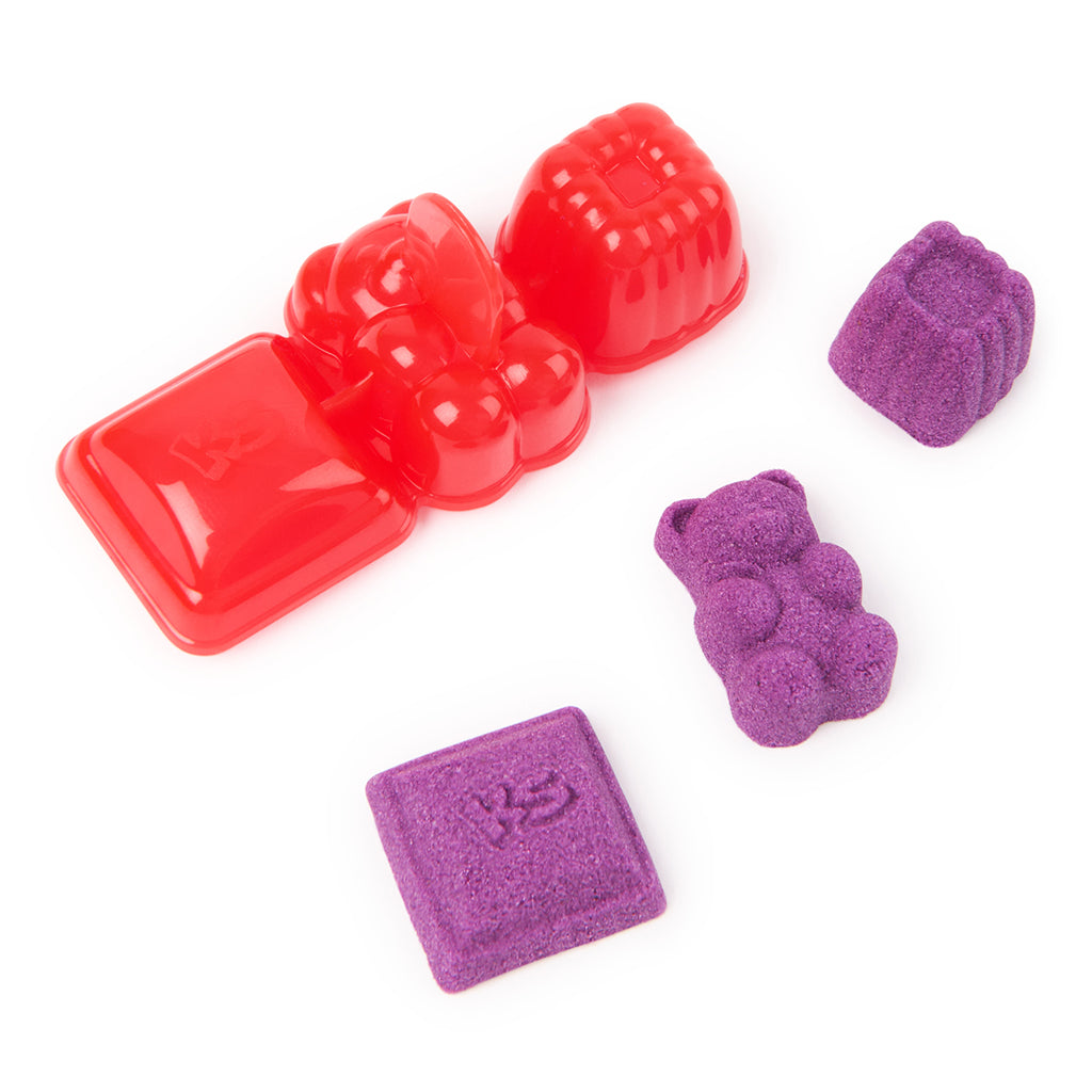 Kinetic Sand, Candy bag, 85 g og 1 form - 4 ass. farger