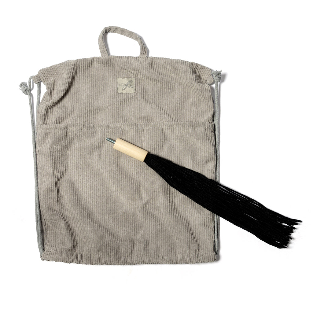 By Astrup Kjepphest med åpen munn og avtagbar hale, Brun