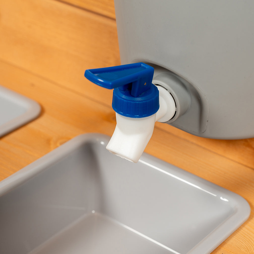 Mamamemo Mudkitchen, utekjøkken i tre for lek med gjørme