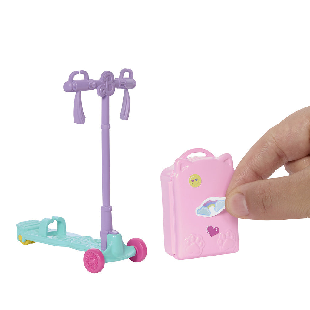 Barbie Limitless Adventures Chelsea – Reisedukke med tilbehør