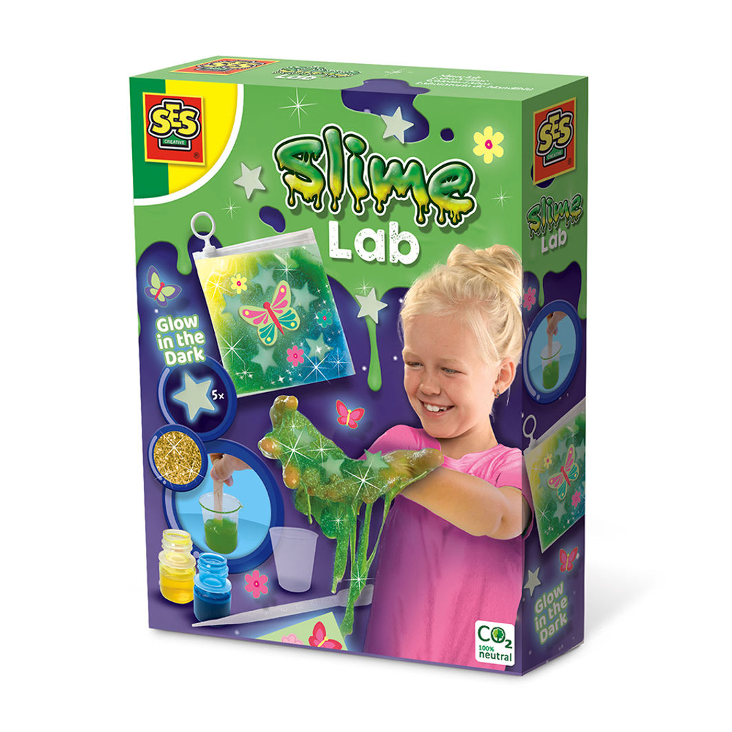 SES Creative Slim Selvlysende Laboratorie kasse med pige der leger med slim