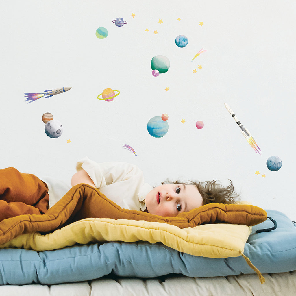 Mimi Lou wallsticker, Space med planeter, raketter og barn