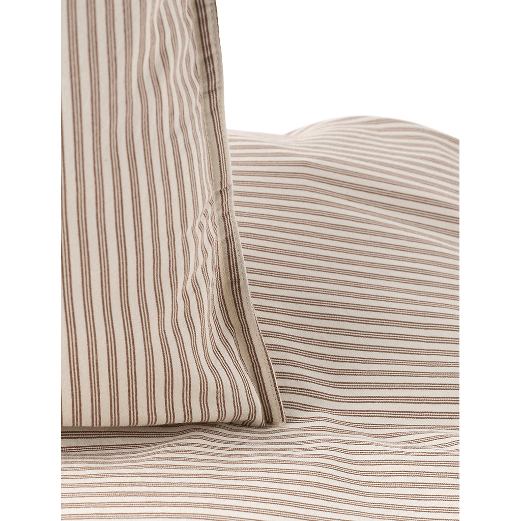 Studio Feder babysengetøy, økologisk percale - Brown beach stripe