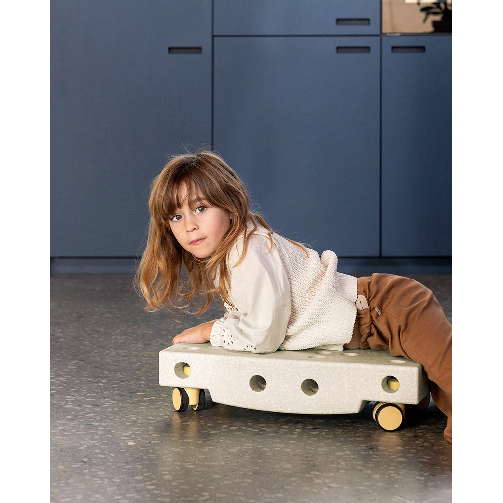 Modu byggleketøy i skum, Curiosity sett, 14 deler - Sand Grey / Honey Yellow