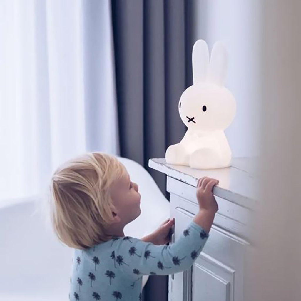 Mr Maria Miffy First Light, nattlampe for barn, 30 cm - Kaninlampe i myk silikon