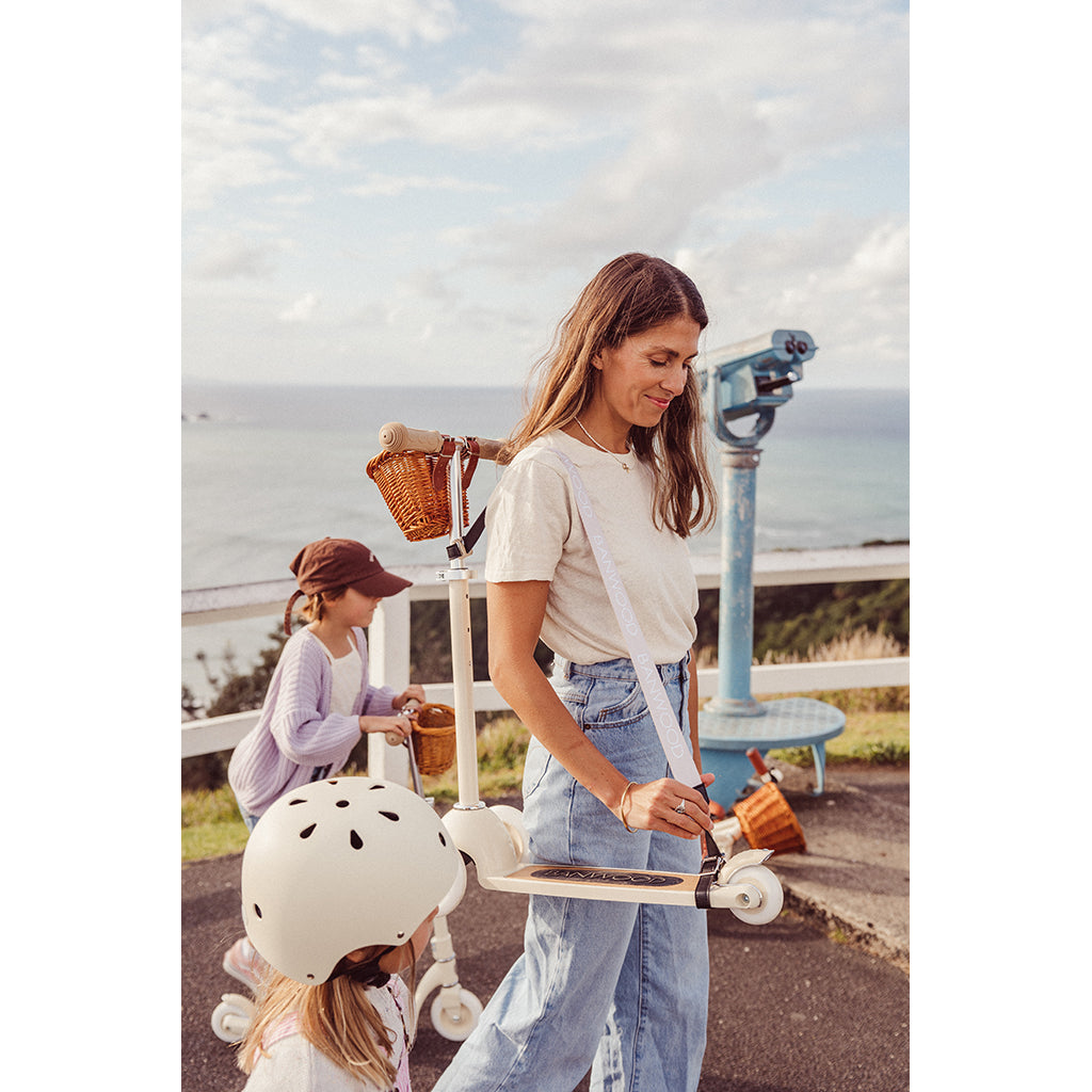 Banwood Carry strap, bærestropp til skateboard, sparkesykkel og løpesykkel – Cream