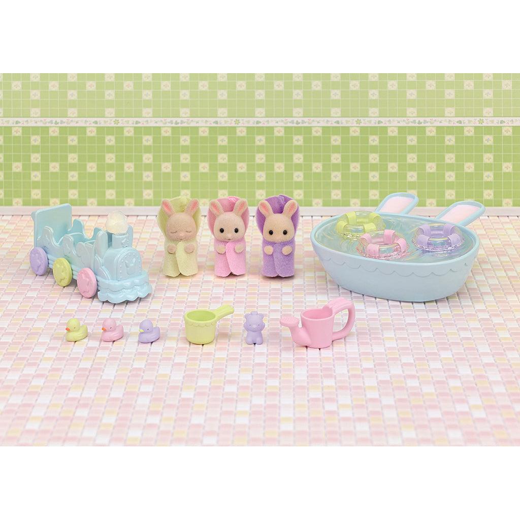 Sylvanian Families trillingernes badetidssæt med kanintrillinger og tilbehør