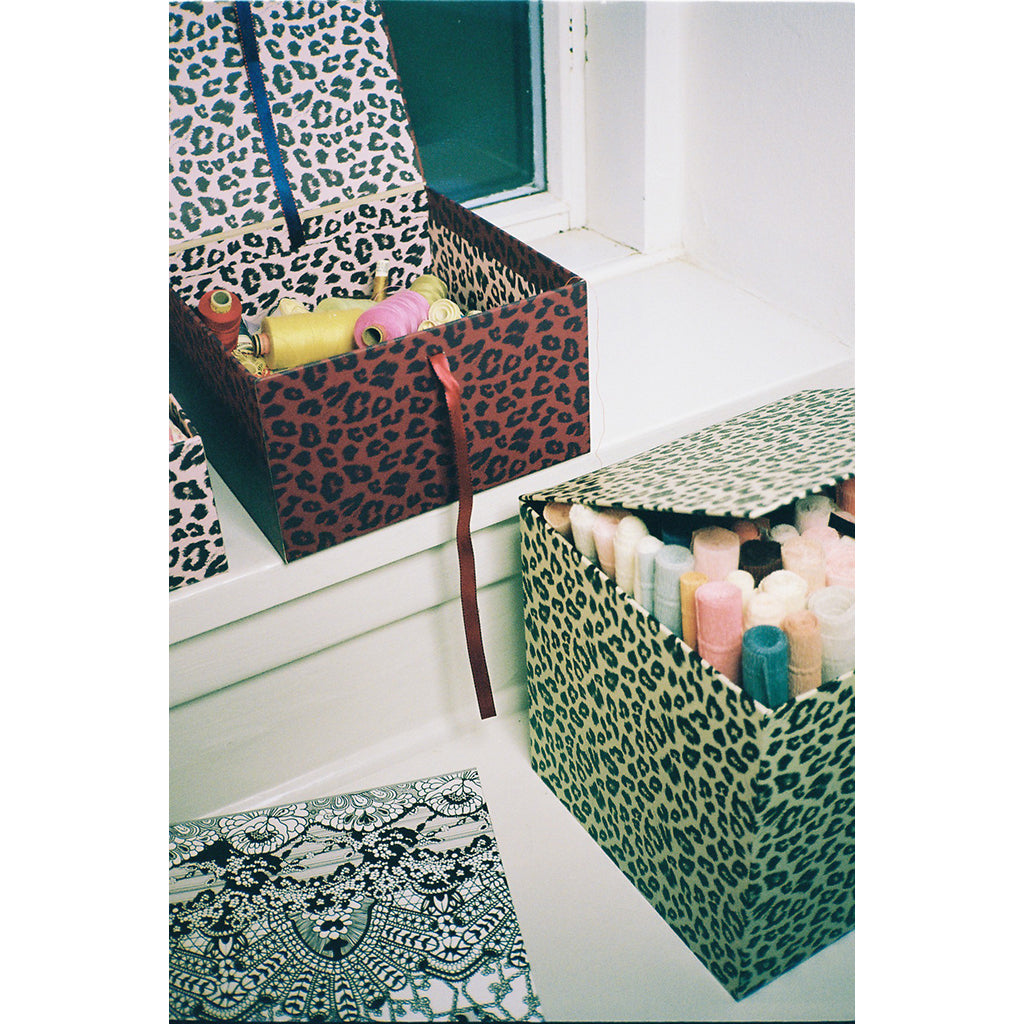 Daisy Boxes, Medium Box – Leo burgunder