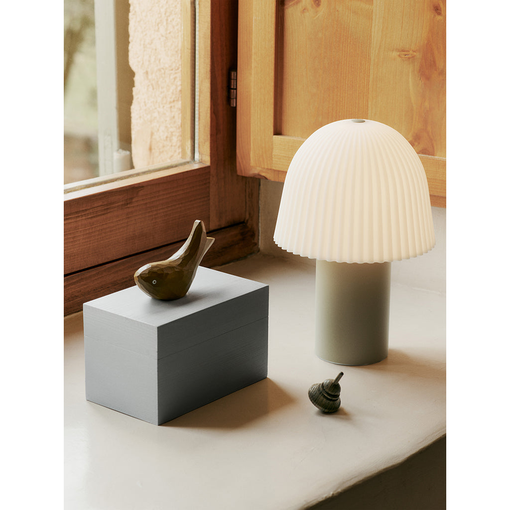 ferm Living, Frill Bærbar Lampe - Kasjmirhvit