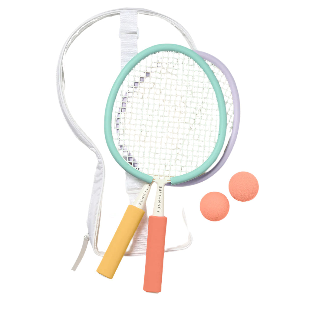 Sunnylife skum strandtennisbat i pastelfarver, med to bolde i gennemsigtig taske