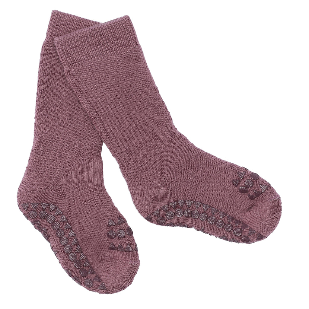 GoBabyGo sklisikre sokker med gummiknotter, Misty plum