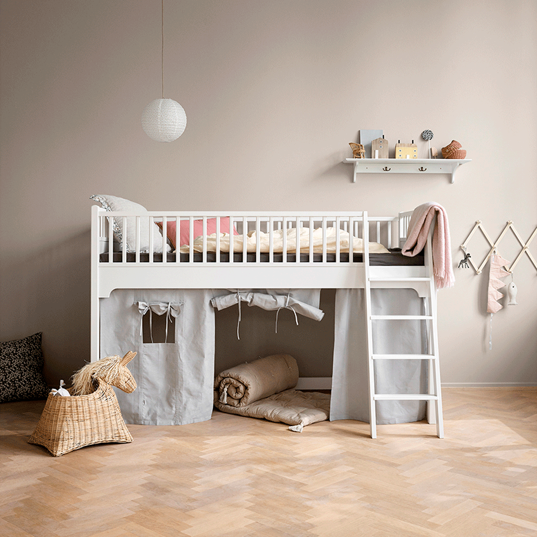 Oliver Furniture Classic Seaside halvhøy seng
