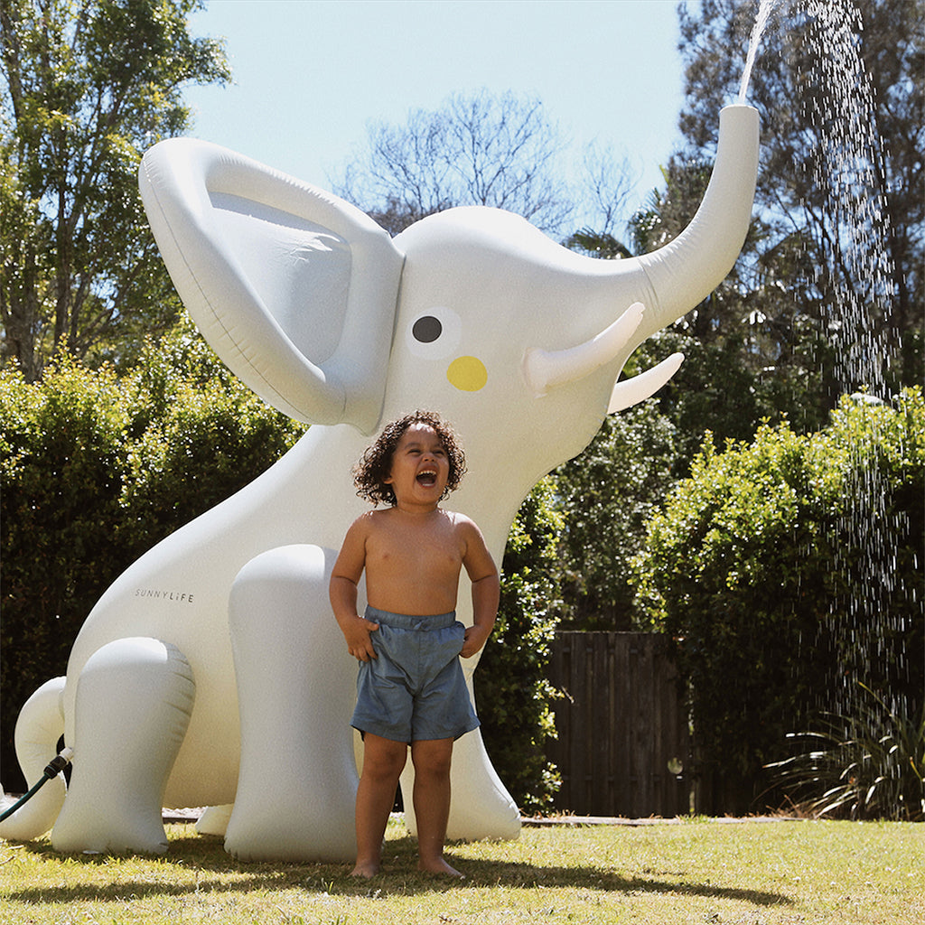 Sunnylife gigantisk oppblåsbar sprinkler, Eli the Elephant