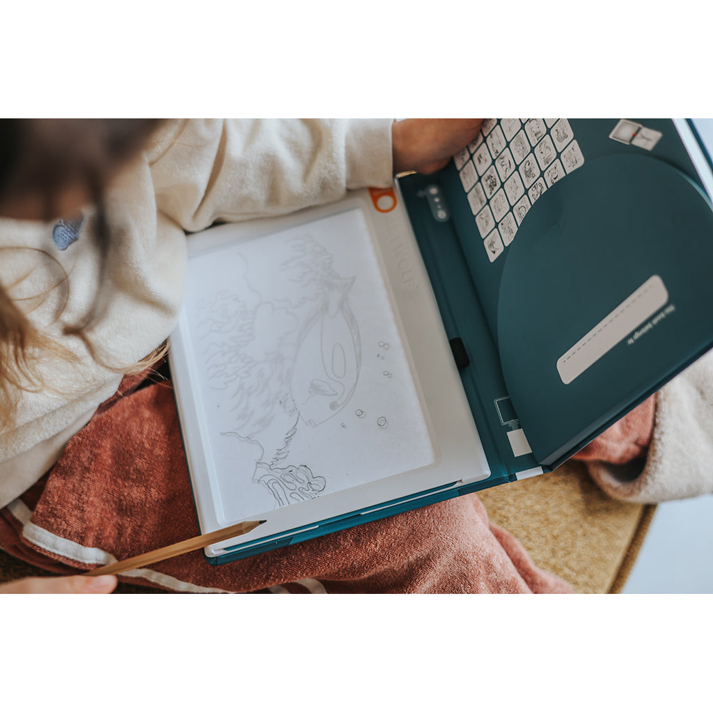 Kidywolf Kidydraw, tegnebrett med lys og sjablonger - Animals