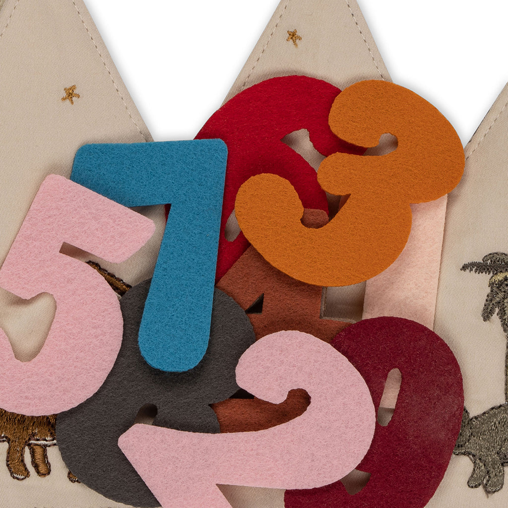 Konges Sløjd Birthday crown, stoffkrone med filttall, Dino – passer for barn fra 1–10 år