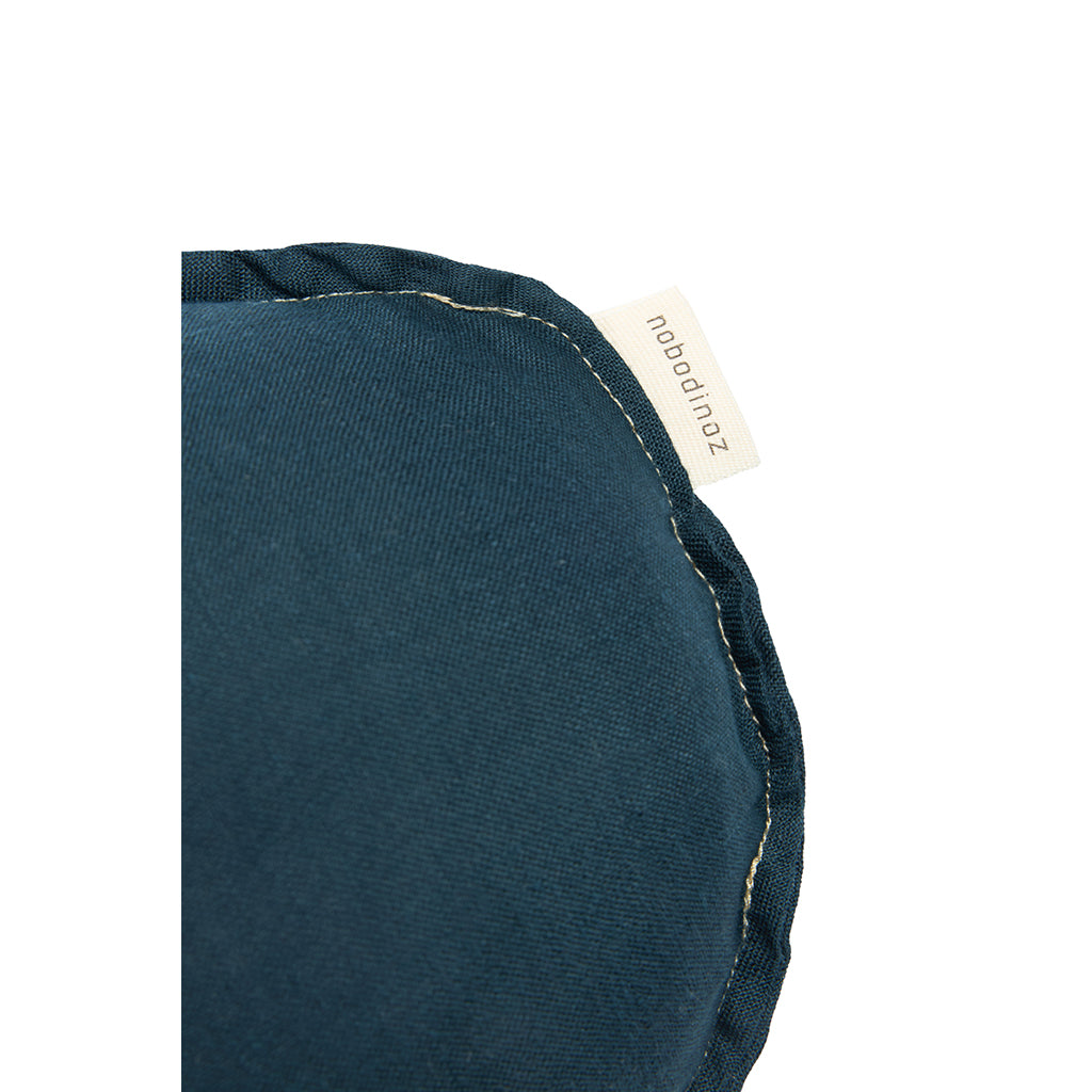 Nobodinoz skyspute, vasket fransk lin, fuglebroderi - Deep blue
