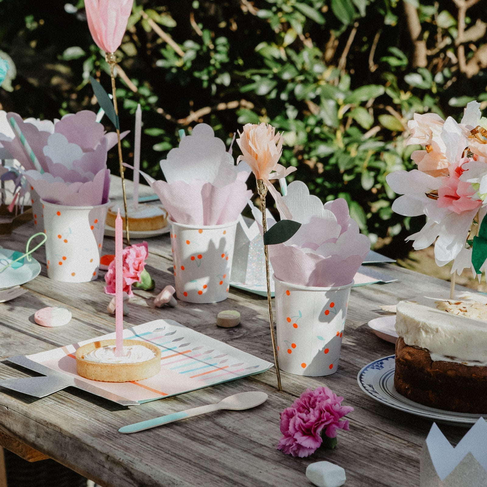 Meri Meri papptallerkener, Birthday cake - 8 stk