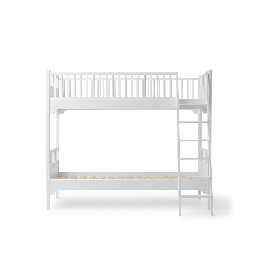 Oliver Furniture Classic Seaside køjeseng med skrå stige