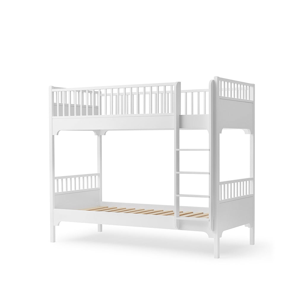 Oliver Furniture Classic Seaside køyeseng med loddrett stige