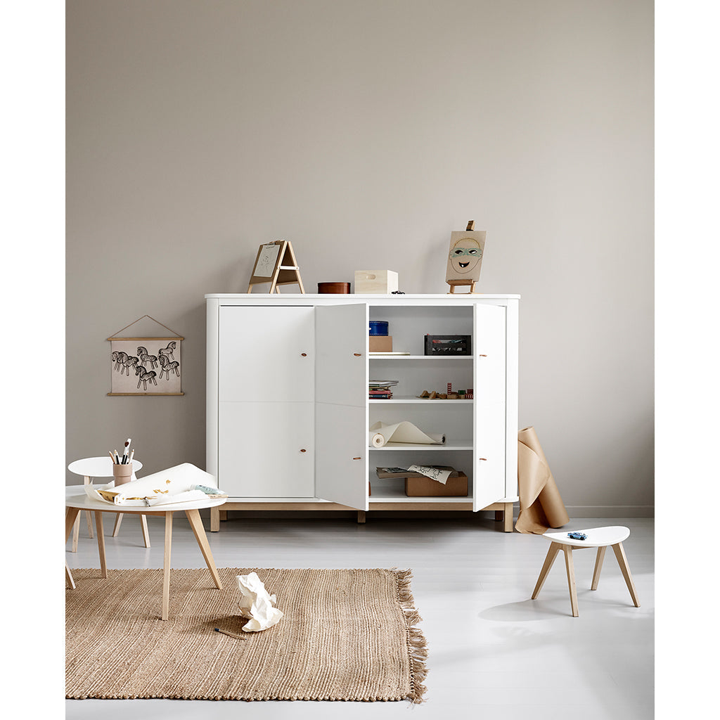 Oliver Furniture Wood multiskap med 3 dører, hvit/eik