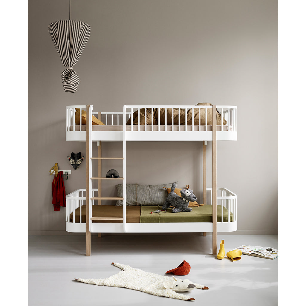 Oliver Furniture, Wood Original, køyeseng - Hvit/eik m. stige i front