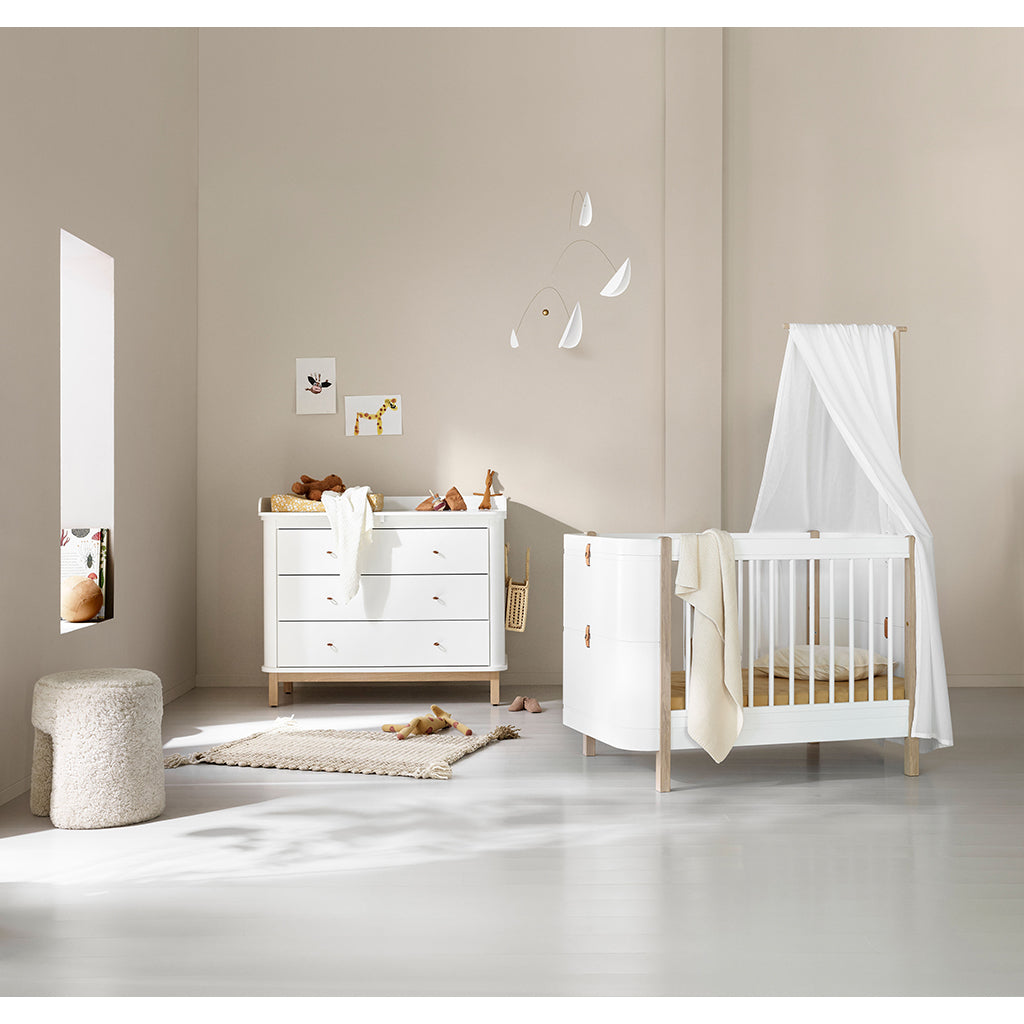 Oliver Furniture Wood stellekommode, med 3 skuffer og stor plate - Hvit/eik