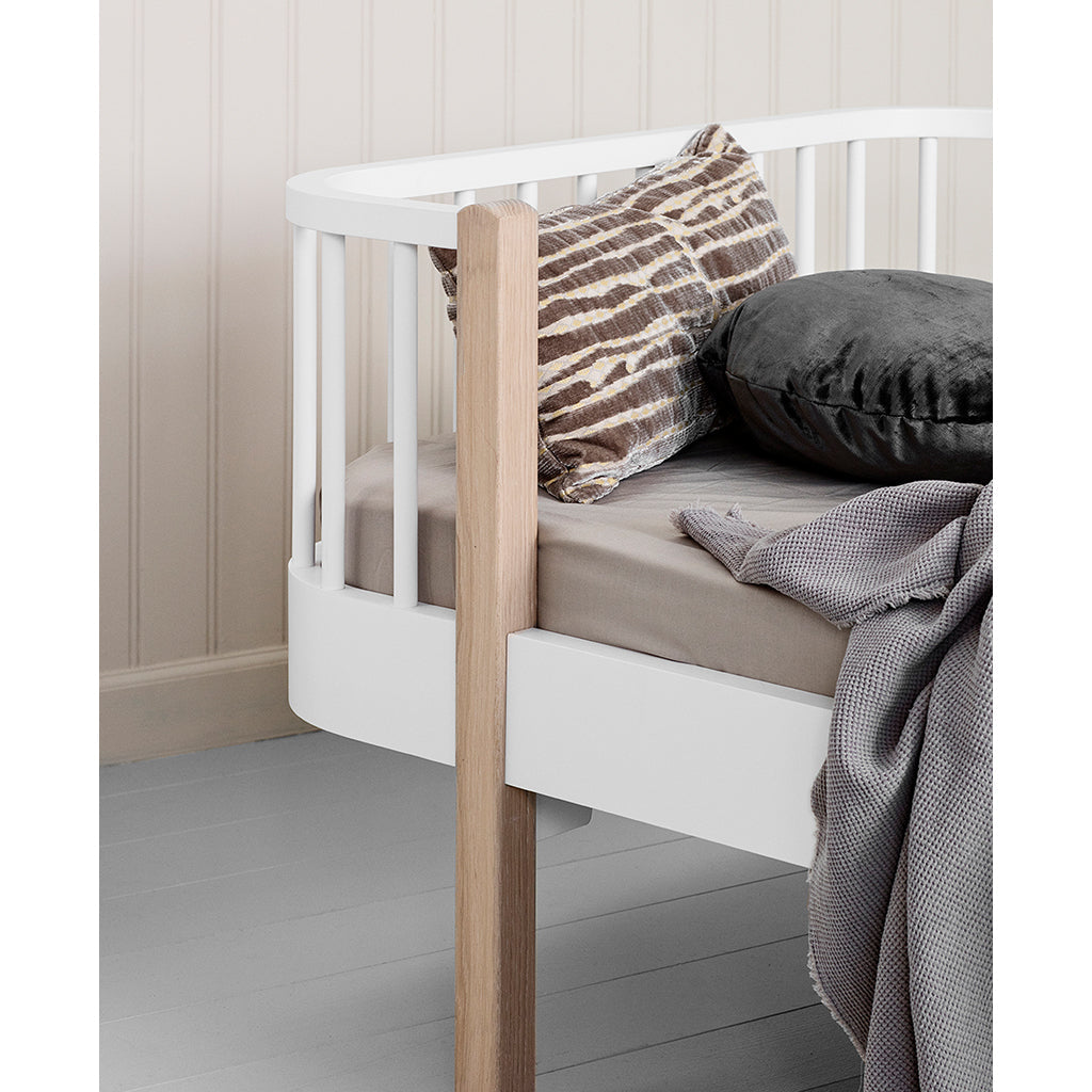 Oliver Furniture, Wood Original, junior sofaseng – Hvit/eik