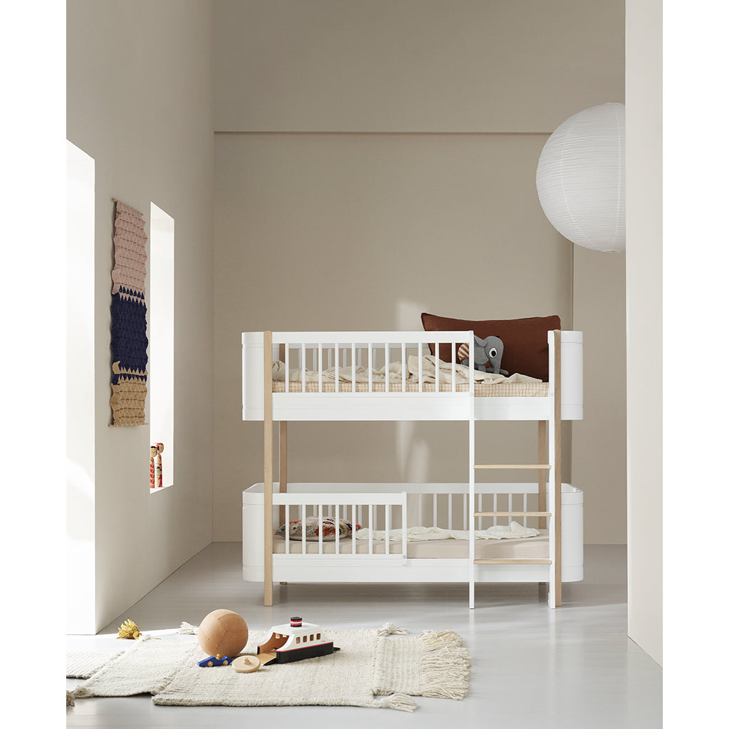 Oliver Furniture, Wood Mini+ halvhøy køyeseng - hvit/eik