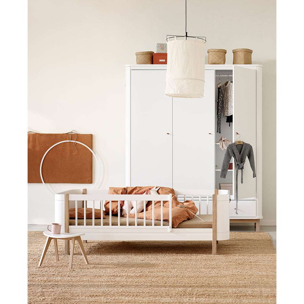 Oliver Furniture, Wood Mini+ juniorseng - hvit/eg