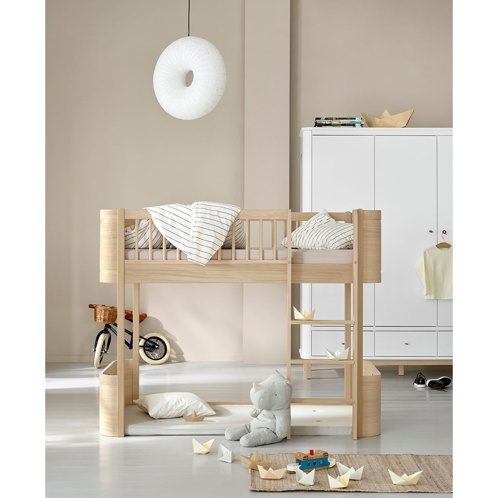 Oliver Furniture, Wood Mini+ halvhøy seng – Eik