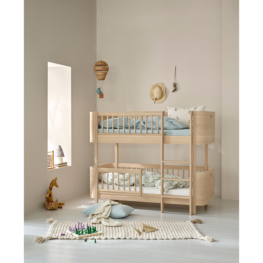 Oliver Furniture, Wood Mini+ halvhøy køyeseng – Eik