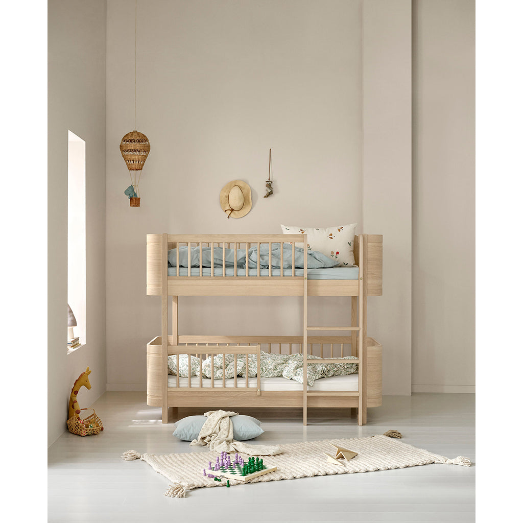 Oliver Furniture, Wood Mini+ halvhøy køyeseng – Eik