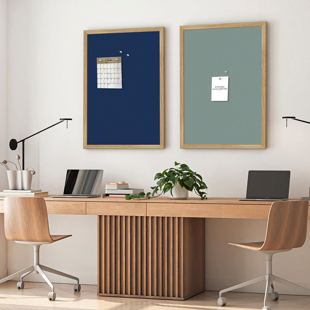 Oppslagstavle m. eikeramme, Dark Blue 62 x 42 cm