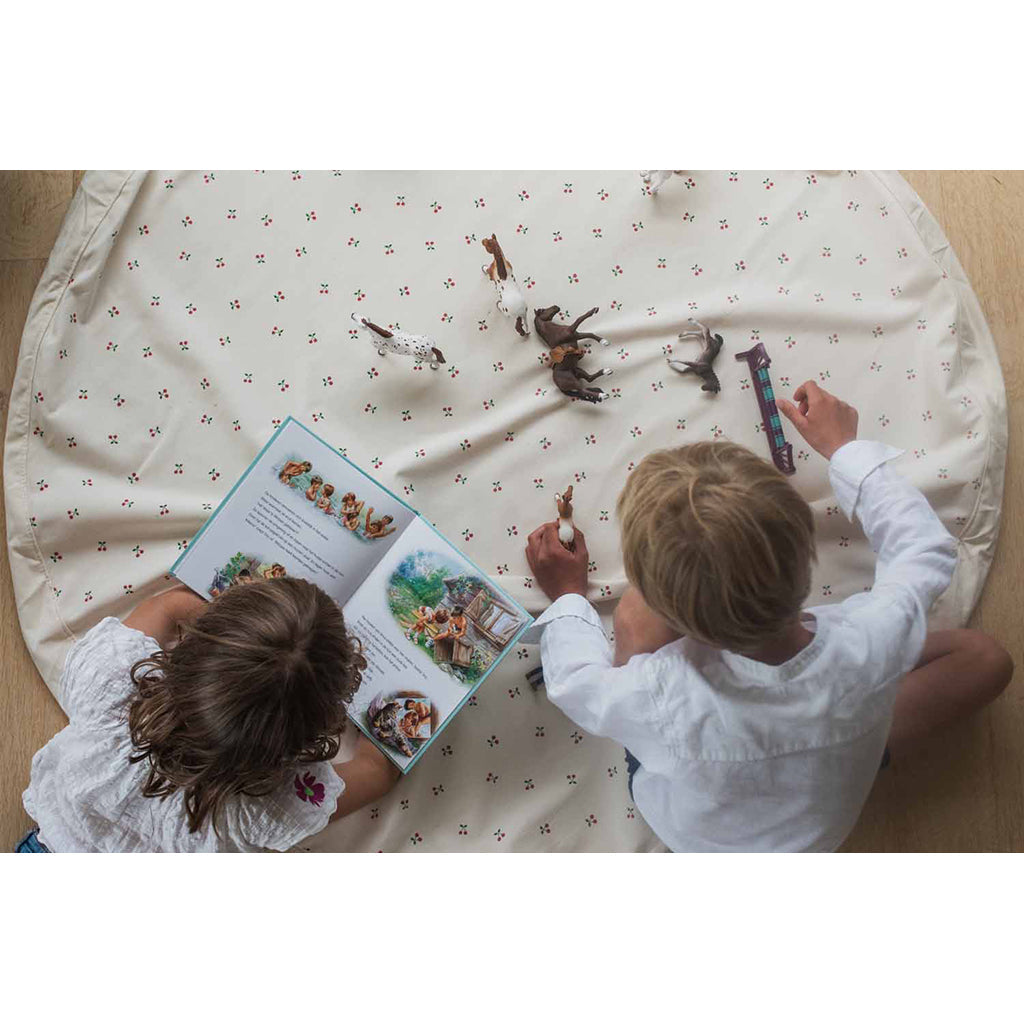 Play&Go To-i-én teppe, Cherry Cherry