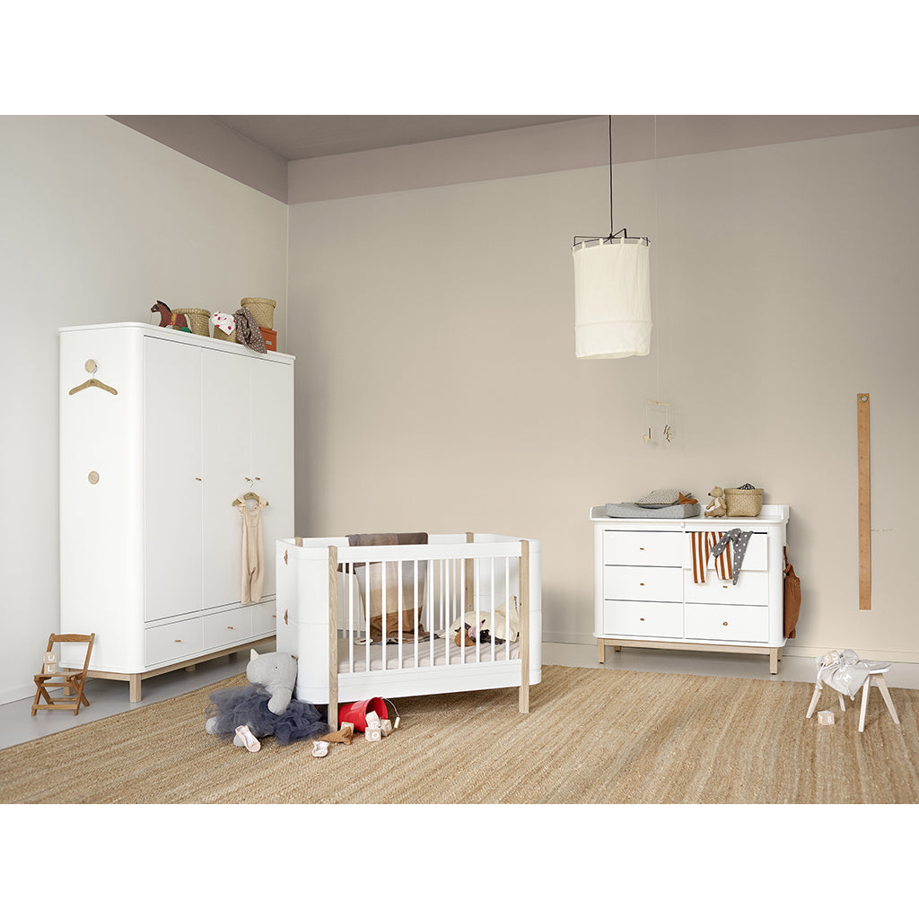 Oliver Furniture Wood garderobeskap med 3 dører, hvit/eik – høyde 204 cm