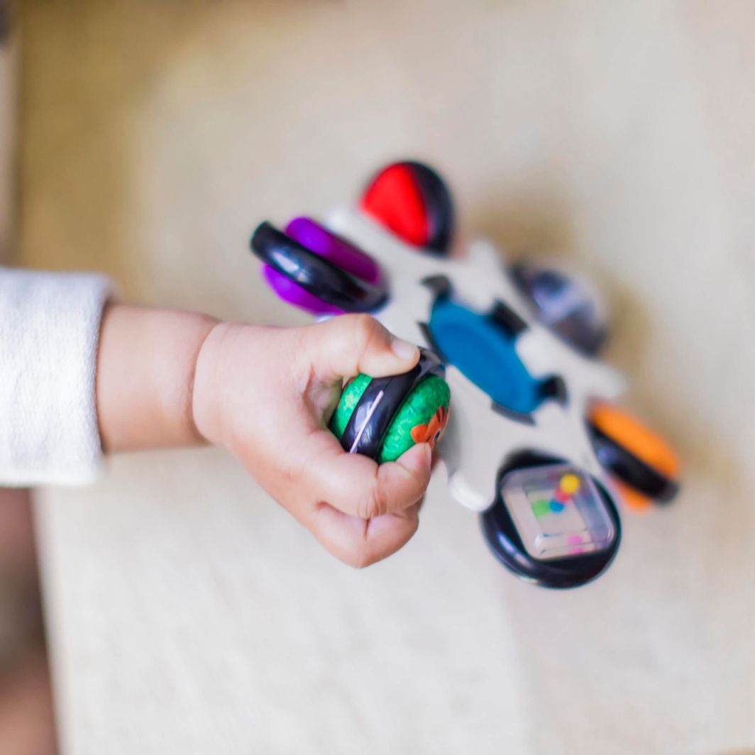 BABY Einstein Curiosity Clutch™ sensorisk leketøy
