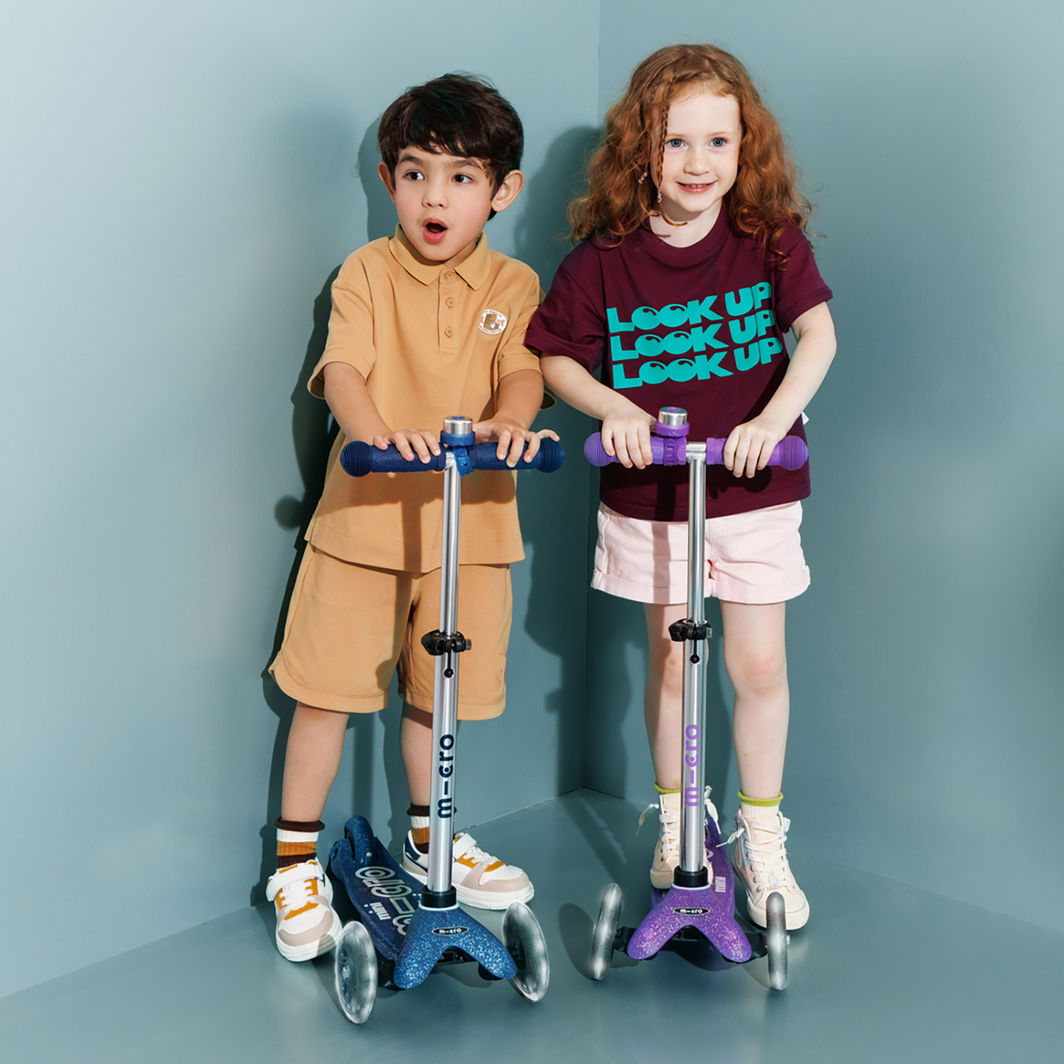 Micro Sparkesykkel, Mini Deluxe Galaxy Glitter LED - Navy Blue